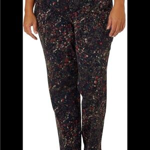 🔥246–NWT Gloria Vanderbilt Women's Tapered leg Jeans - Multicolor Floral